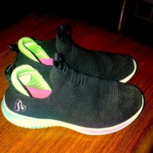 Girls black Skechers size 13